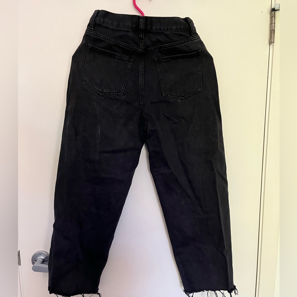 Black distressed cropped jeans